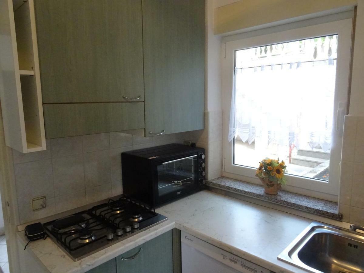 Apartman Iris S Terasom Rijeka Exterior photo